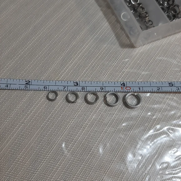 Split Rings with Pliers - Picture 5 of 5